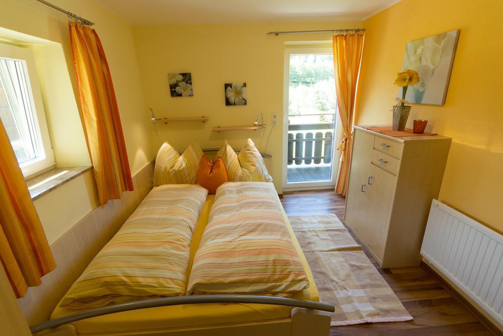 Ferienhaus Christine Taxenbach Exteriör bild